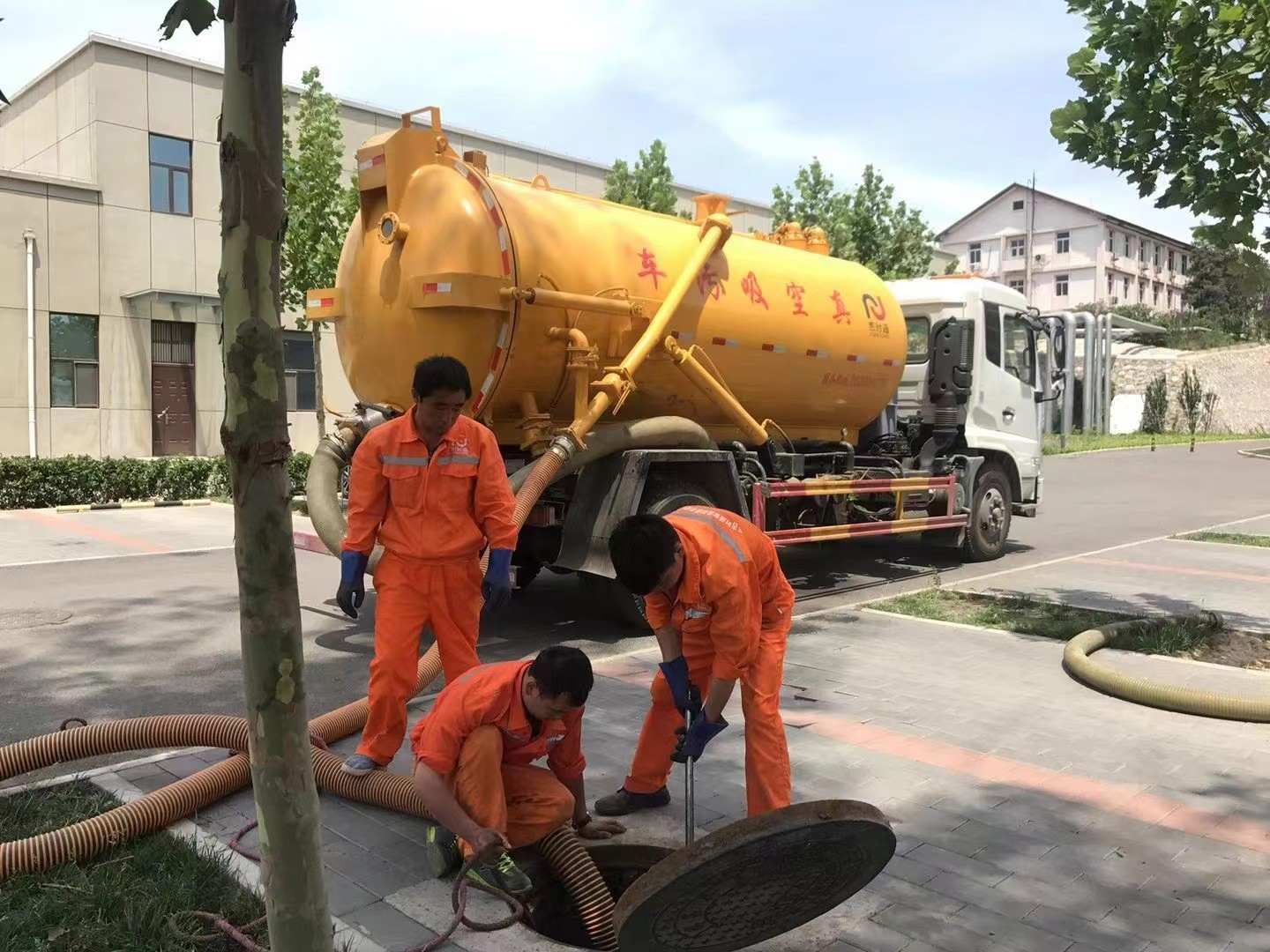 开封化粪池清理与5-8吨吸粪车施工效率分析